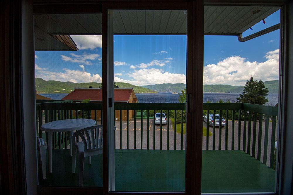 Chalets Condos Sur Le Fjord LʼAnse-Saint-Jean Buitenkant foto