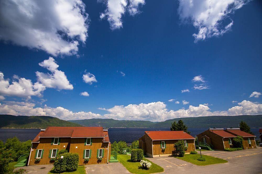 Chalets Condos Sur Le Fjord LʼAnse-Saint-Jean Buitenkant foto