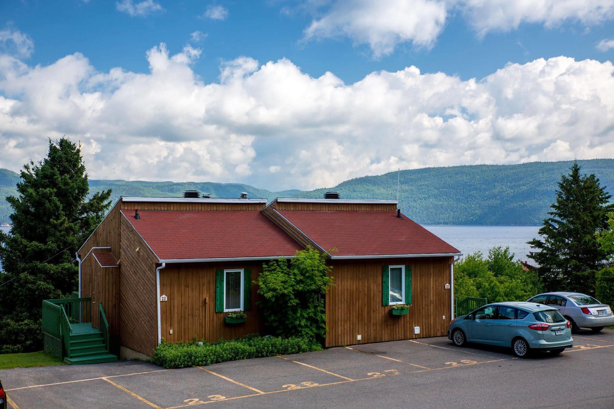 Chalets Condos Sur Le Fjord LʼAnse-Saint-Jean Buitenkant foto
